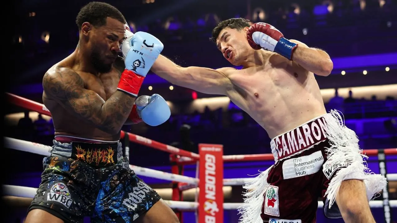 William Zepeda Rebut Gelar WBC Kelas Ringan Usai Bekuk Lamont Roach