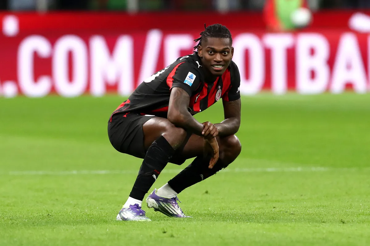 AC Milan dan Leao Masih Pertimbangkan Masa Depan Bersama - sumber: (footballitalia)