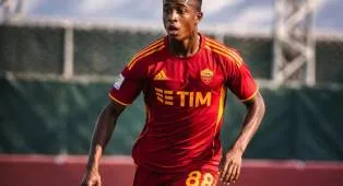 Alami Cedera Lutut Lagi, Mohammed Bah Absen dari AS Roma 9 Bulan