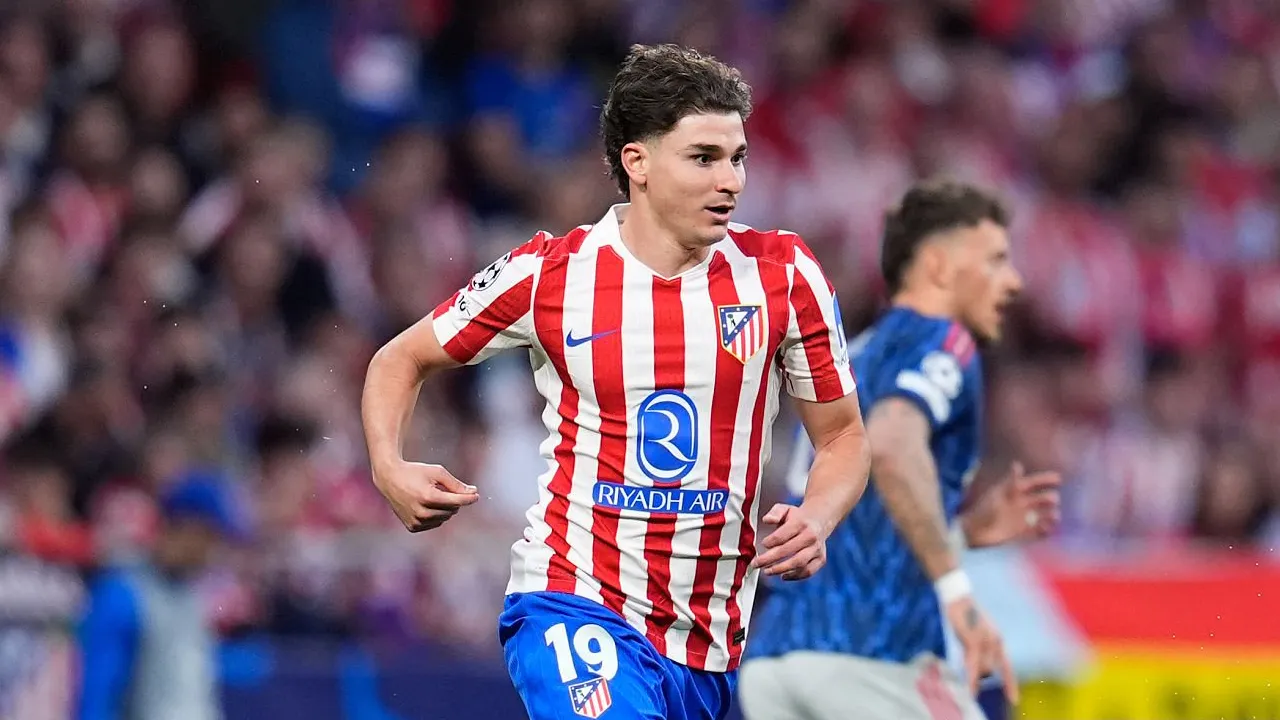 Barcelona Siap Naikkan Tawaran demi Rekrut Julian Alvarez