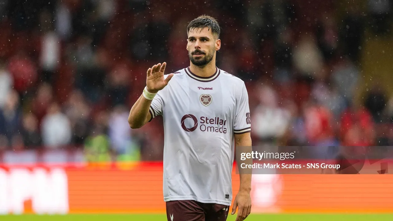 Claudio Braga mengakui bisa meninggalkan Hearts jika ada tawaran yang tepat