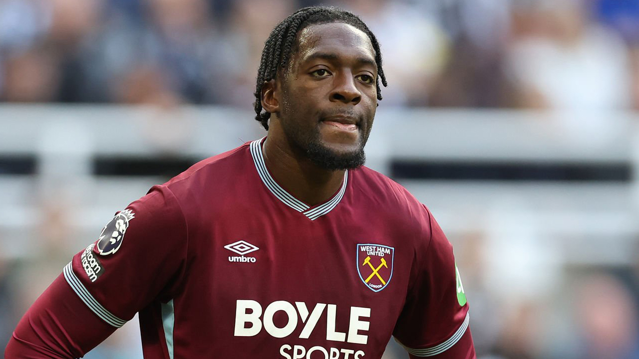 Crystal Palace Siapkan Tawaran Perdana untuk Axel Disasi