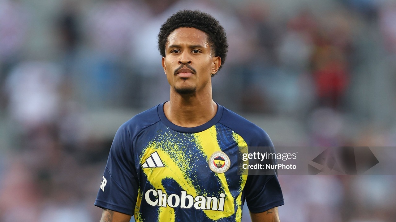Jayden Oosterwolde Buka Jalan ke Crystal Palace