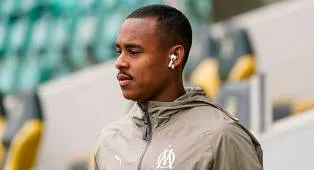 Leeds United dan Aston Villa Bersaing Berebut Igor Paixao