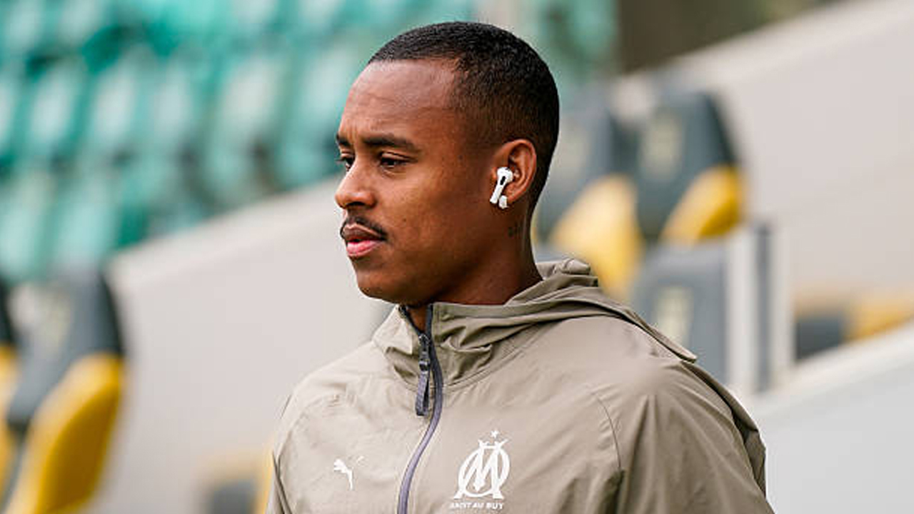 Leeds United dan Aston Villa Bersaing Berebut Igor Paixao
