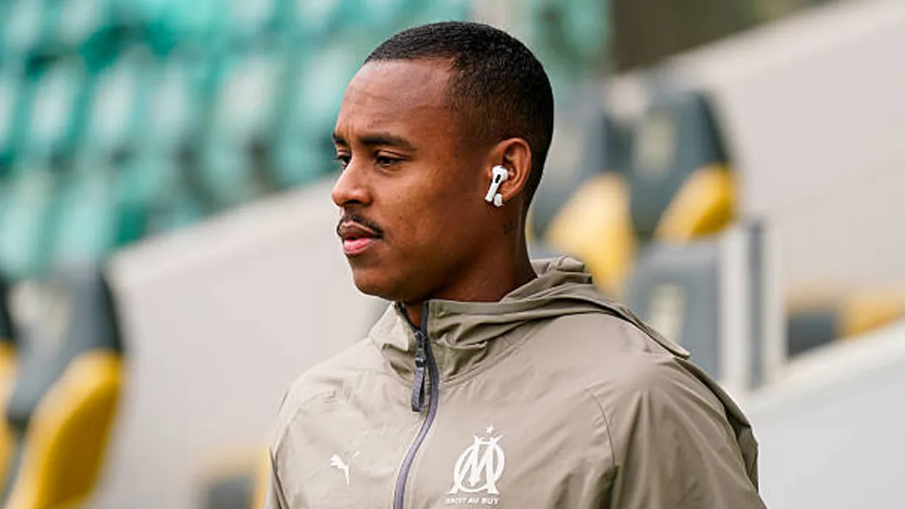 Leeds United dan Aston Villa Bersaing Berebut Igor Paixao