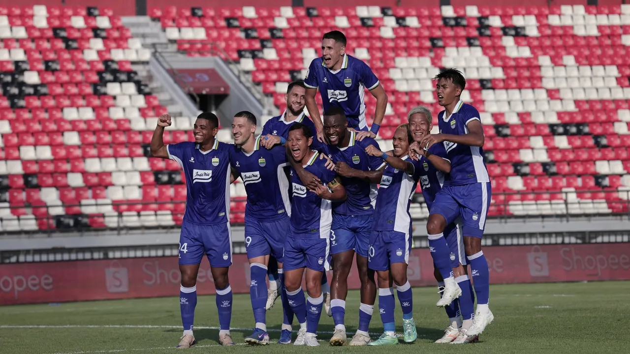 Persib tekuk Persija 2-1