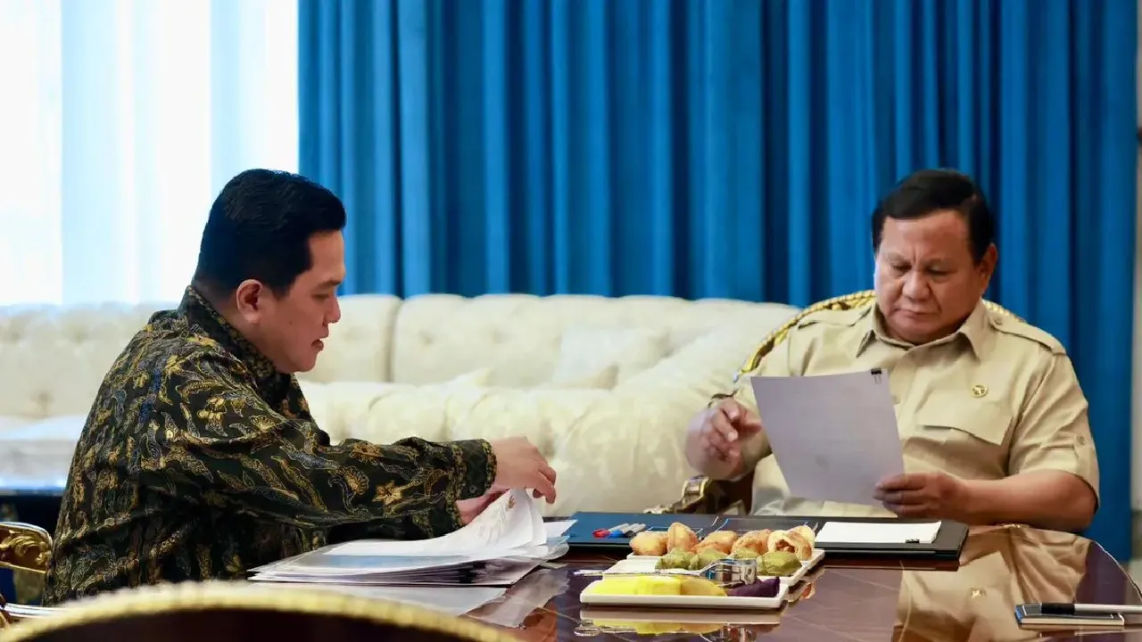 Ketua PSSI, Erick Thohir bersama Presiden Republik Indonesia, Prabowo Subianto membahas blueprint Timnas Indonesia ke ajang Piala Dunia 2030.