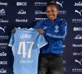 Sacha Lewis Teken Kontrak Profesional Pertama Bersama Manchester City