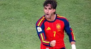 Topi Ferran Torres Jadi Sorotan, Begini Penjelasan Sang Pahlawan Spanyol