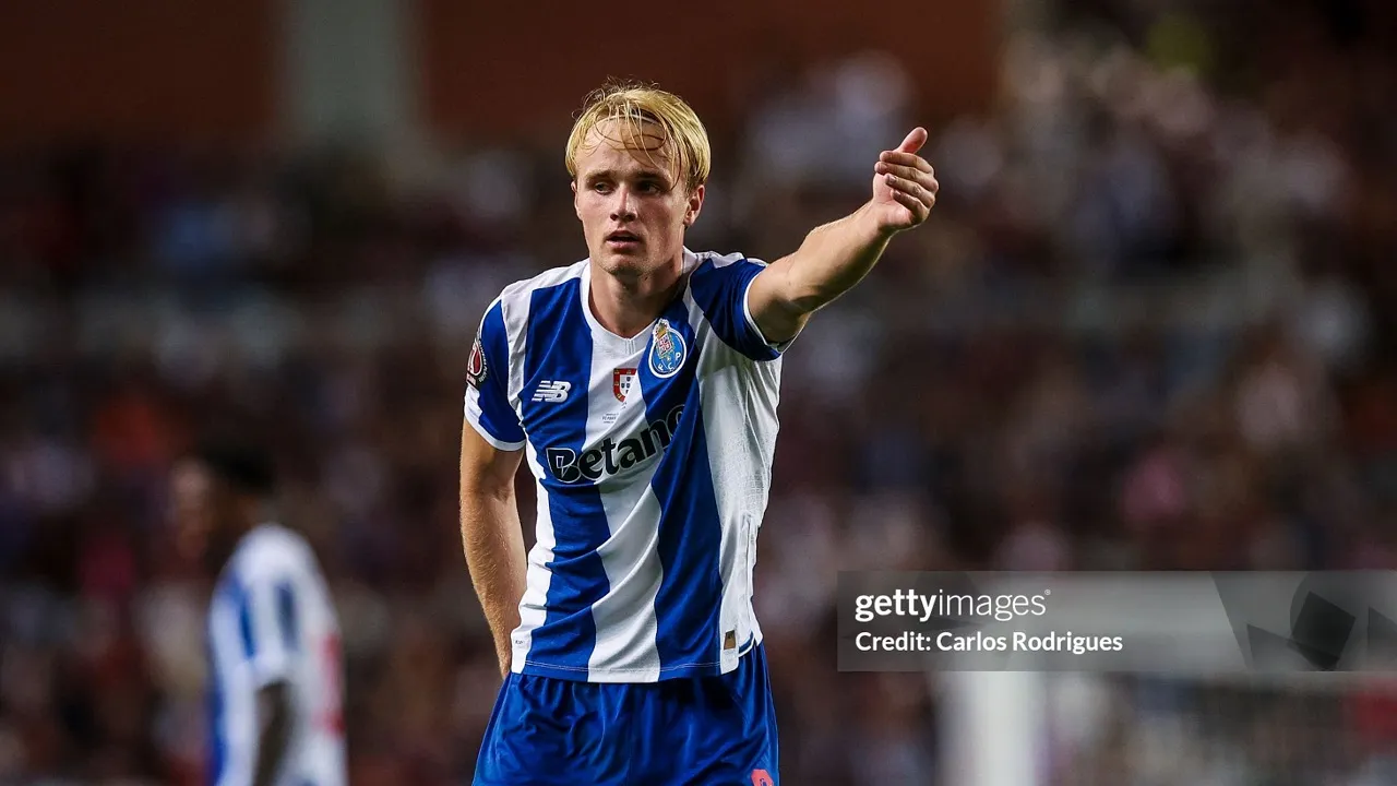 Victor Froholdt Didekati Newcastle United, Porto Tetap Tenang