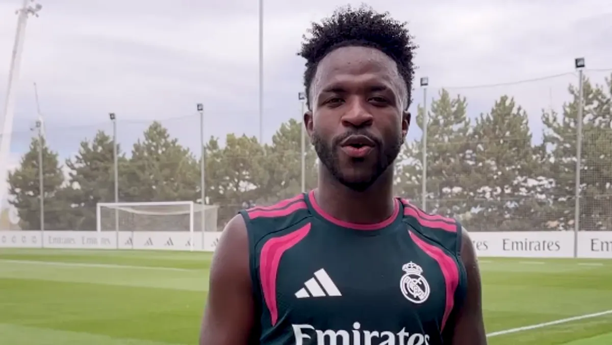 Vinicius Jr Sambut Fans Madrid, Arsenal Tunggu Kepastian