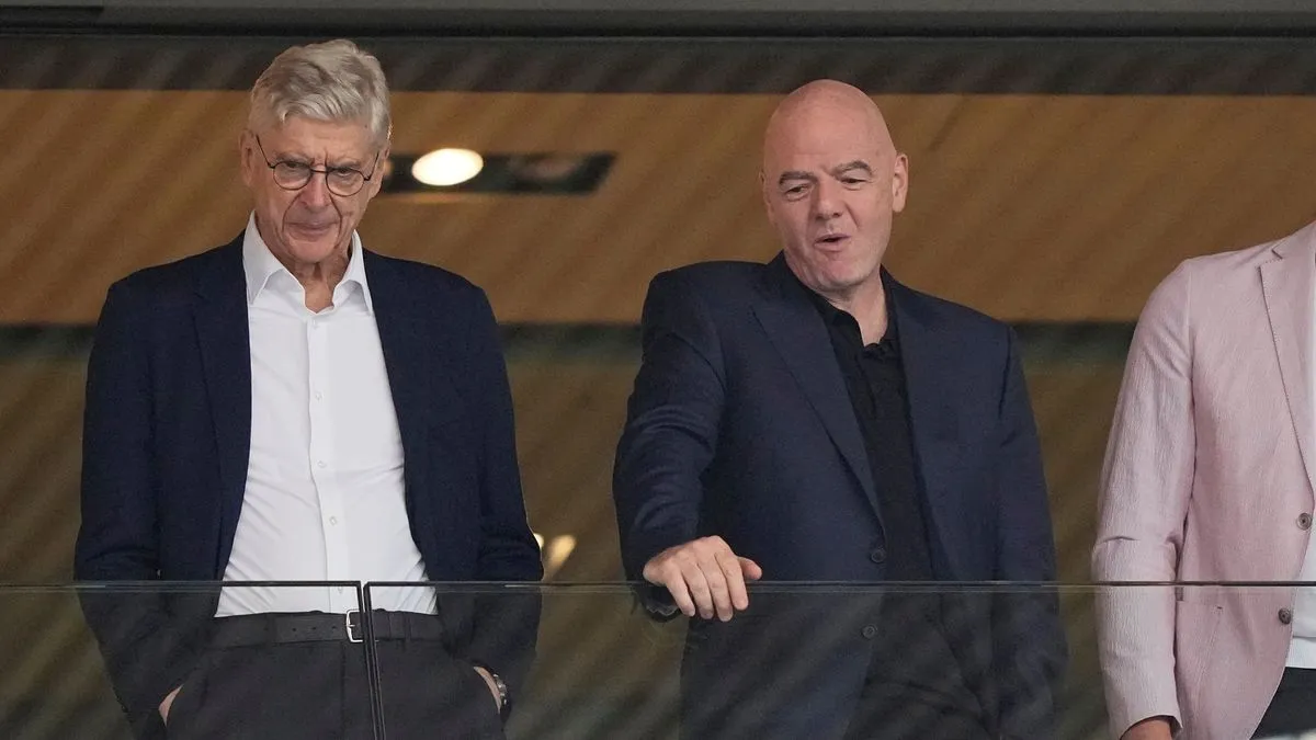 Wenger Kritik Rencana Penjualan Piala Dunia oleh Infantino - sumber: (footballlondon)