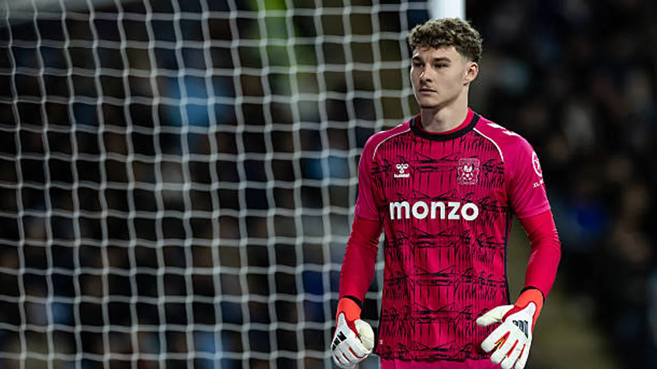 Coventry City Permanenkan Carl Rushworth dari Brighton and Hove Albion