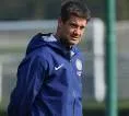 Cristian Chivu Ingin Rekrutan Bek Kanan Kelas Liga Champions