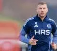 Edin Dzeko Perpanjang Kontrak Setahun Lagi Bersama Schalke 04