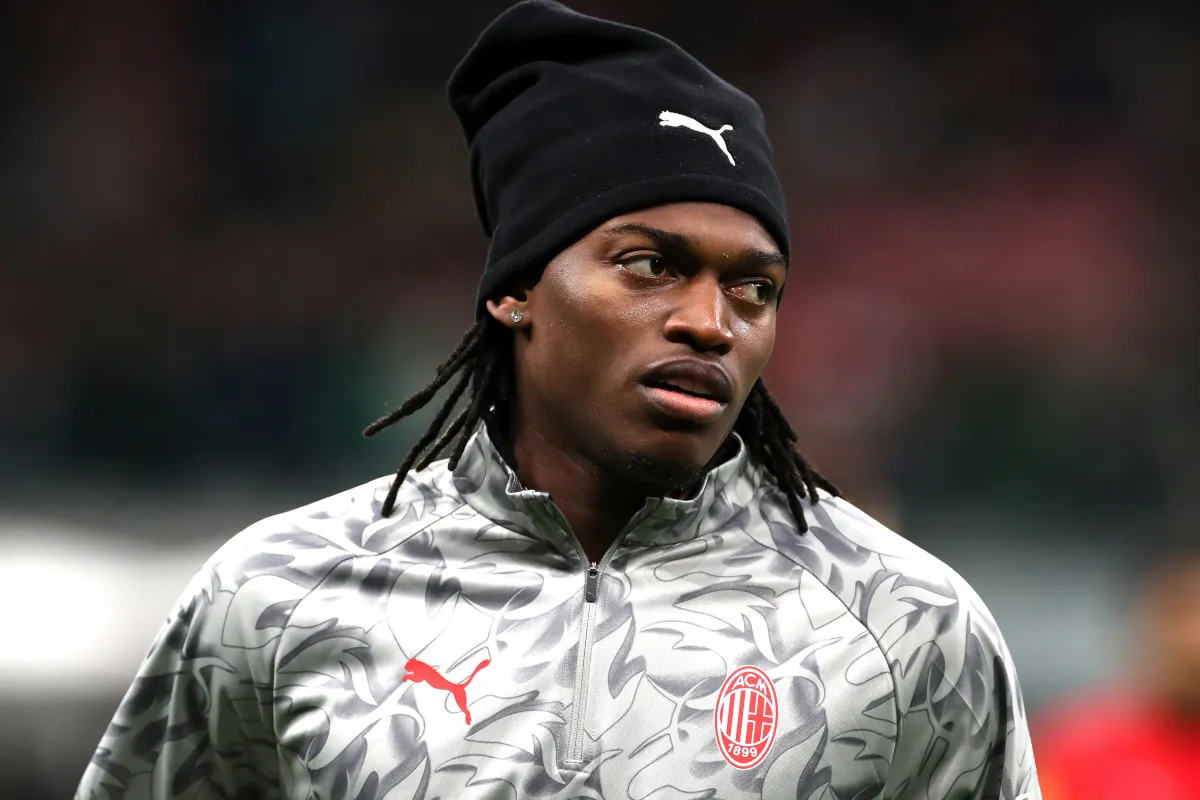 Galatasaray Manfaatkan Dukungan Osimhen untuk Tekan Leao - sumber: (footballitalia)