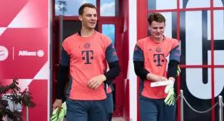 Jonas Urbig Akui Terkejut dengan Rencana Pensiun Manuel Neuer
