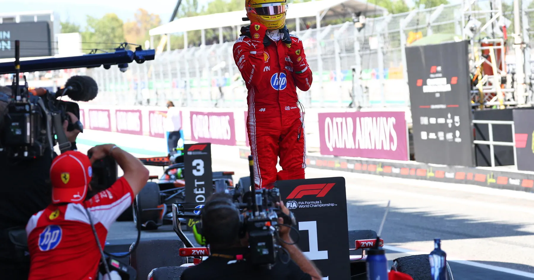 Lewis Hamilton Diunggulkan Mengancam Gelar Kimi Antonelli - sumber: (racingnews365)