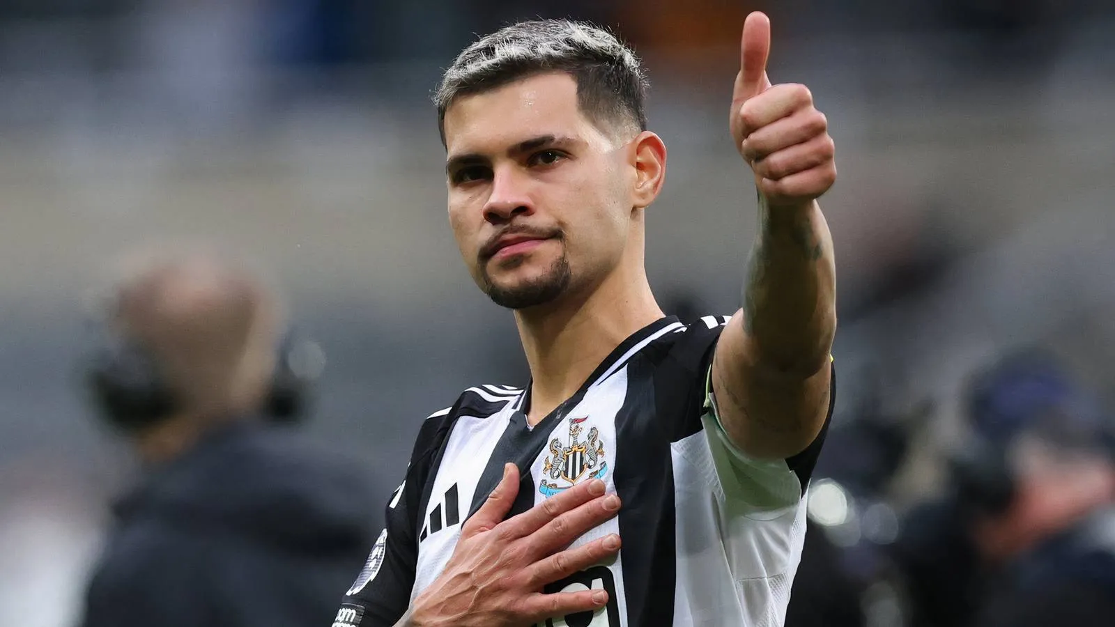 Newcastle Bidik Bintang Kelas Dunia untuk Gantikan Bruno Guimaraes - sumber: (givemesport)