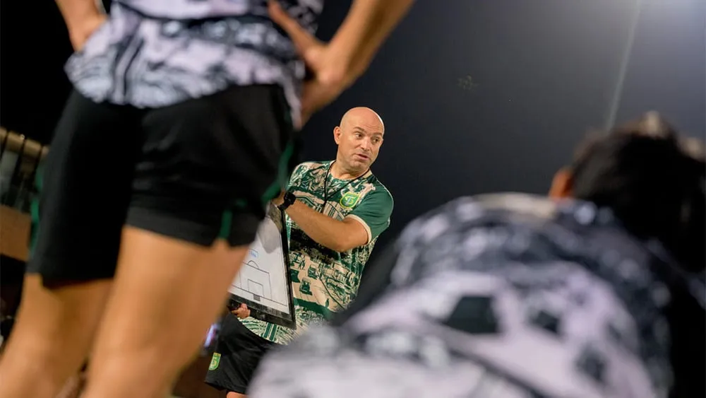 Strategi Efektif Persebaya: Mengoptimalkan Serangan Terbuka dan Bola Mati - sumber: (ileagueid)