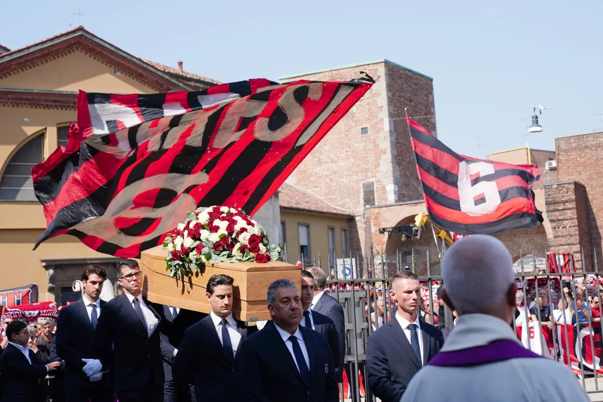 Suporter Milan Hormati Baresi, Patron Cardinale Mendapat Cemoohan