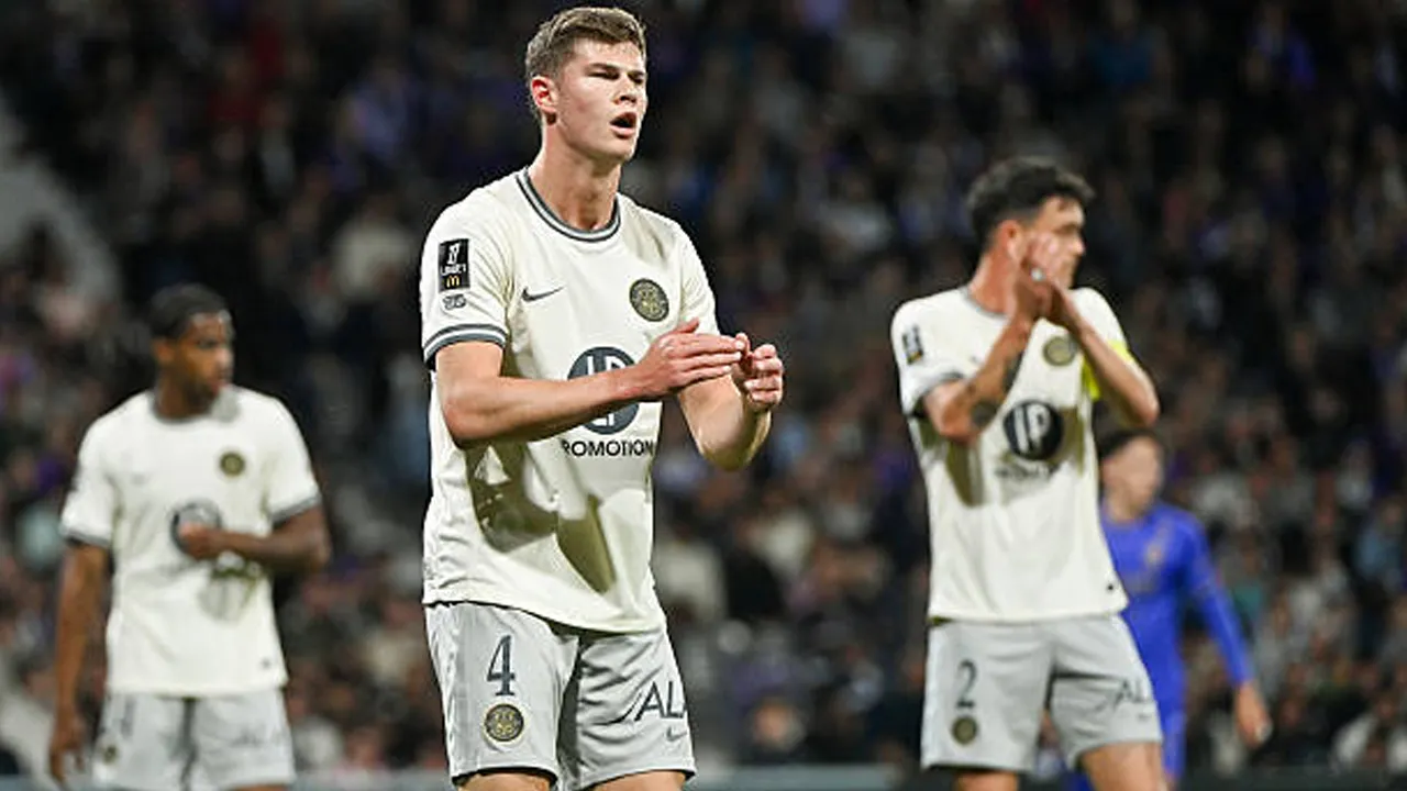 Tinggalkan Toulouse, Charlie Cresswell Resmi Gabung Rennes