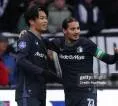 Anis Hadj Moussa dan Ayase Ueda Belum Didekati Klub Premier League