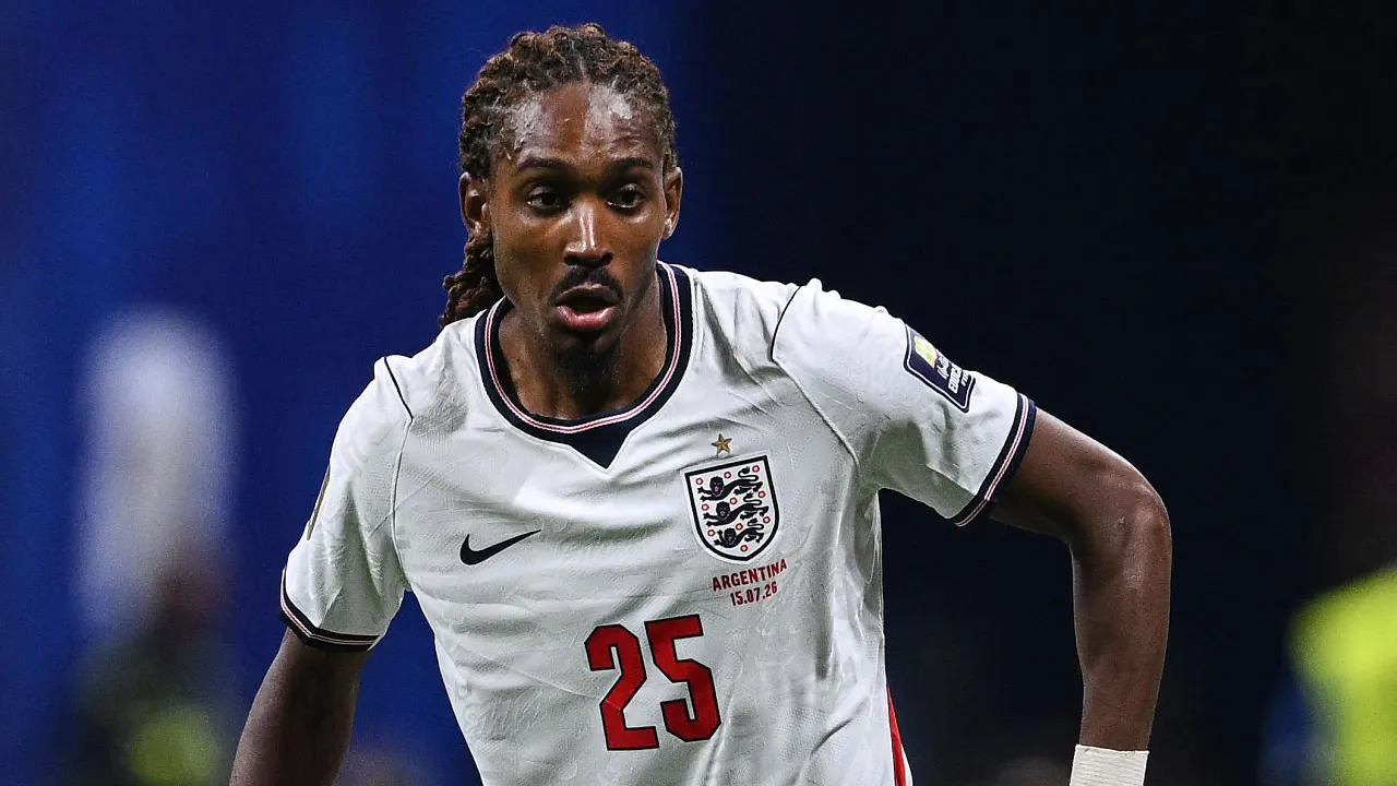 Butuh Bek Kanan Baru, Djed Spence Masuk Radar Liverpool