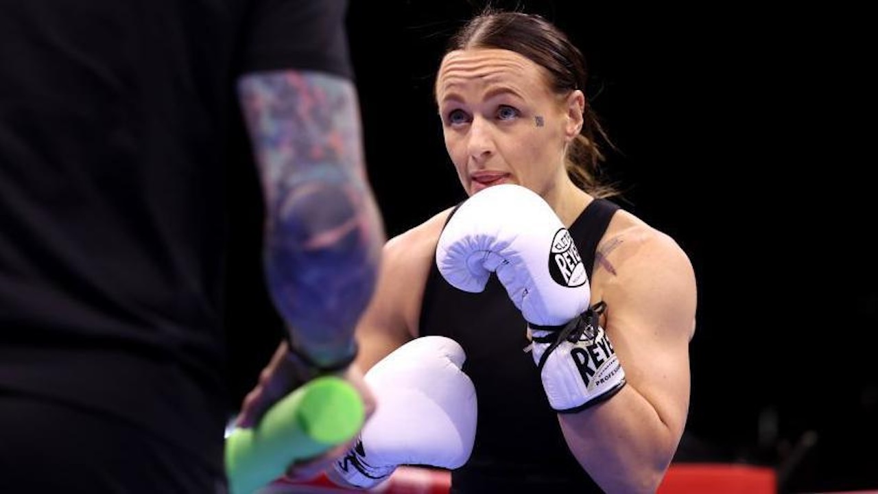 Cedera Otak Saat Sparring, Raven Chapman Dapat Dukungan dari Dunia Tinju