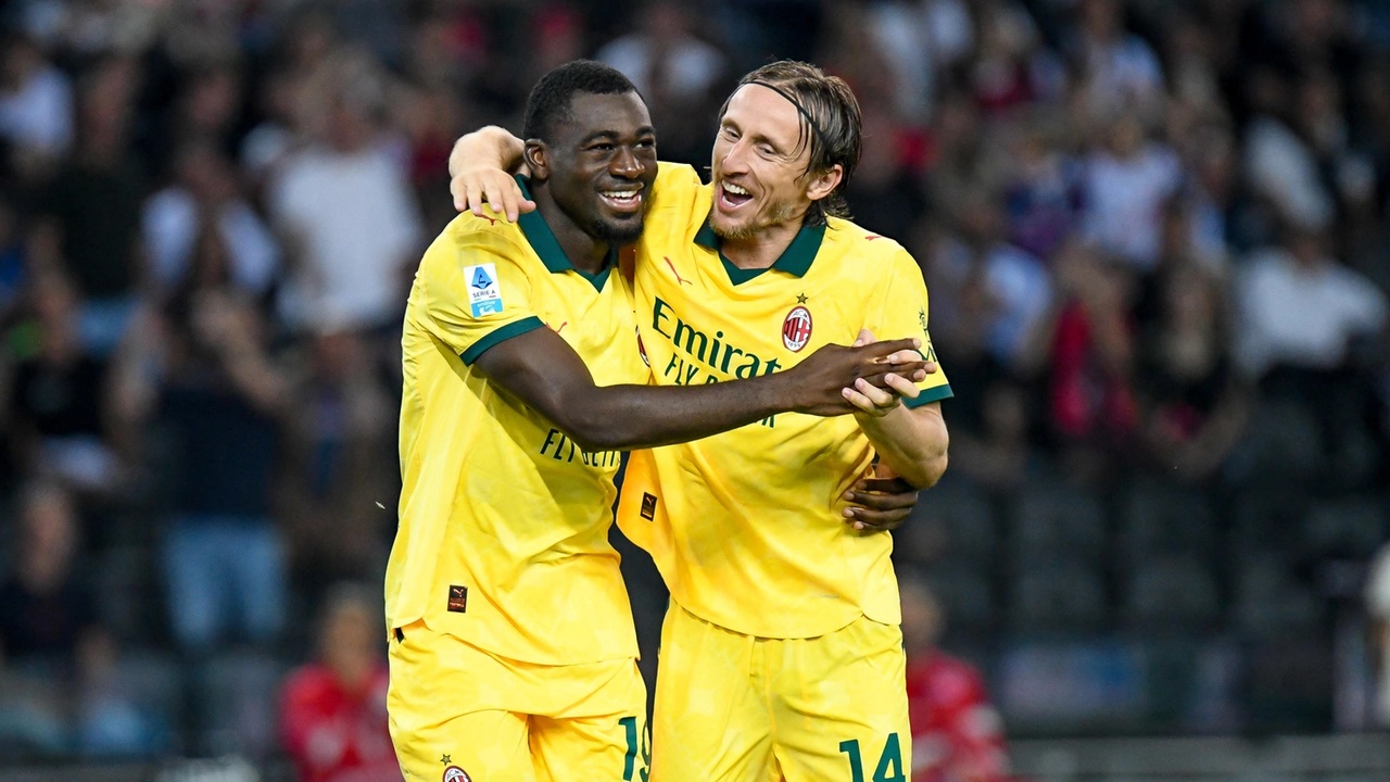 Crystal Palace dan Everton Bidik Youssouf Fofana dari AC Milan