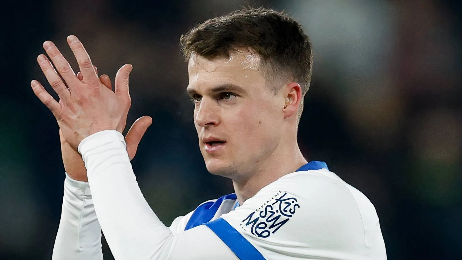 Crystal Palace Dekati Mantan Bintang Brighton dalam Langkah Kontroversial - sumber: (givemesport)
