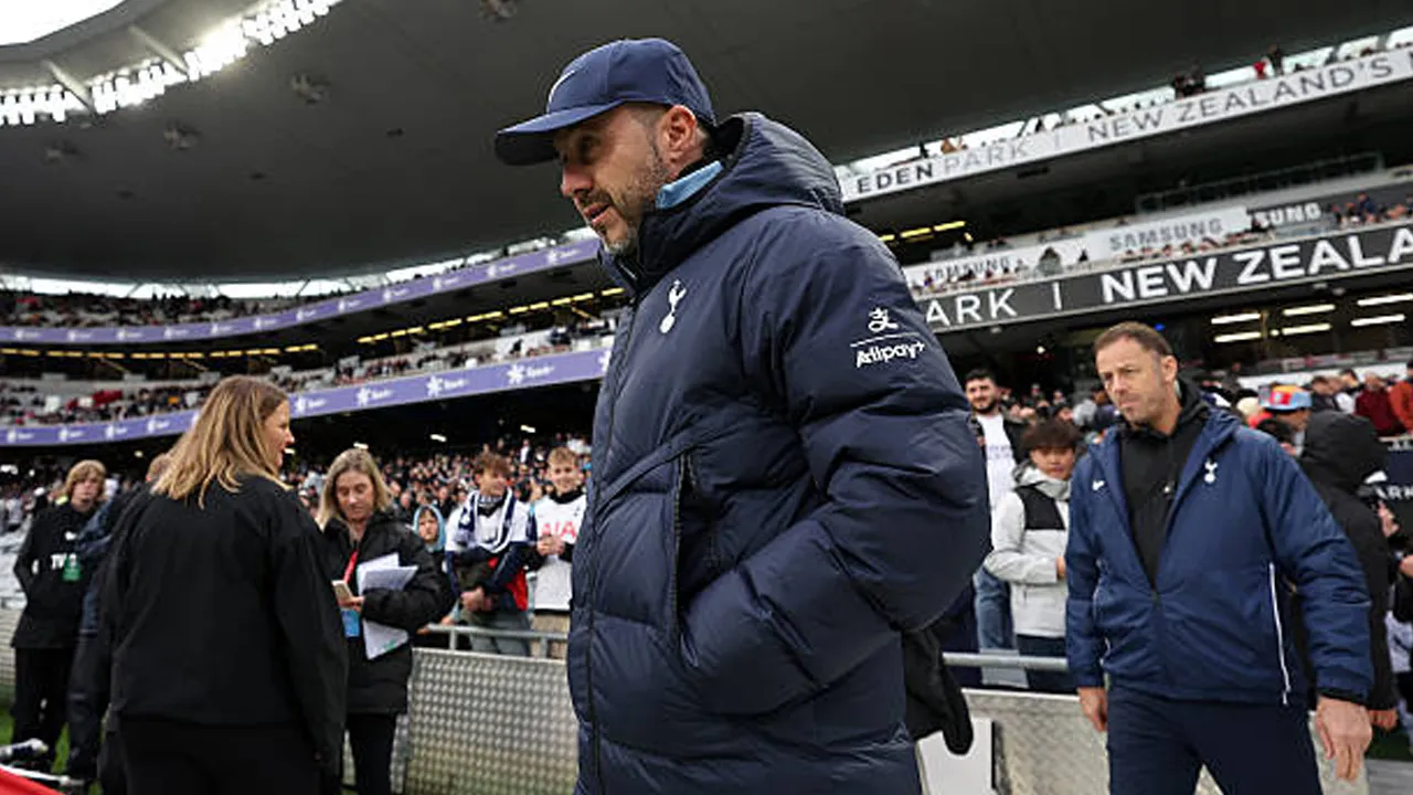 Demi Raih Trofi, Roberto De Zerbi Sebut Tottenham Butuh Pemain Top