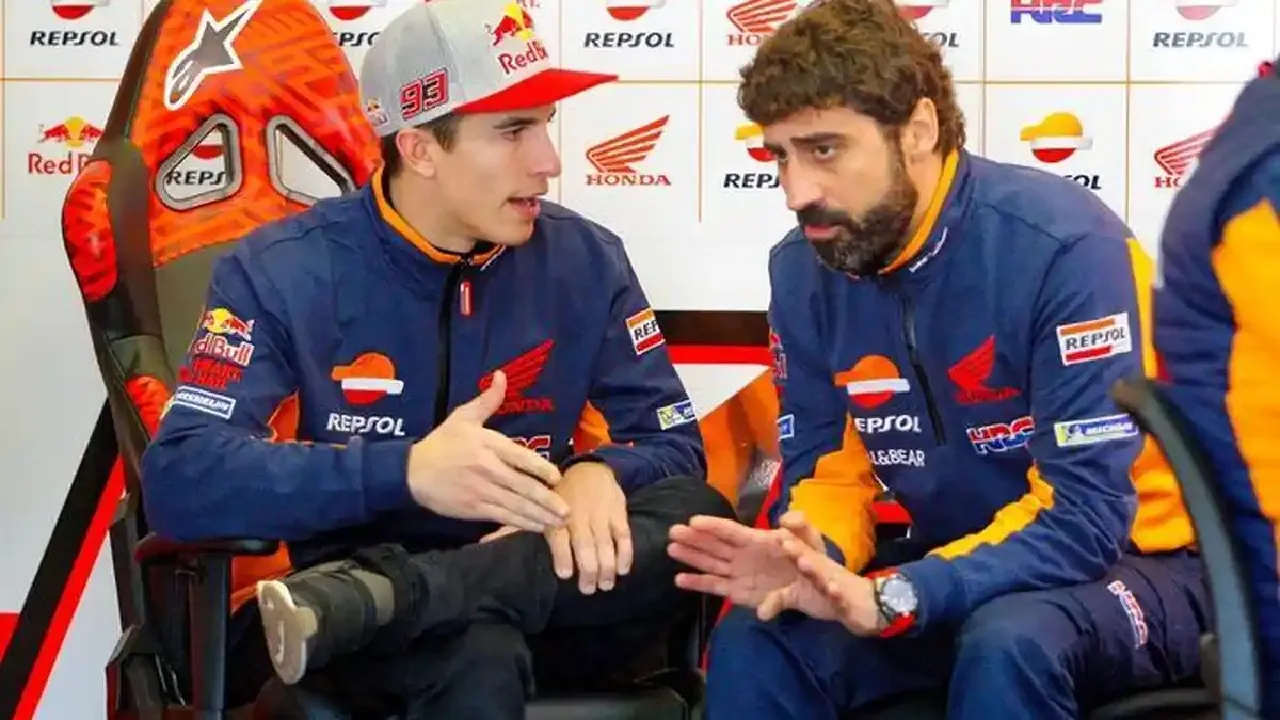Marc Marquez bersama Santi Hernandez