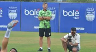 Igor Tolic Bedah Taktik Persebaya Jelang Final Piala Presiden