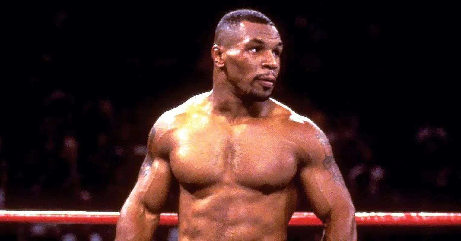 Mike Tyson Sebut Hanya Satu Petinju Aktif Mirip Dirinya - sumber: (secondsout)