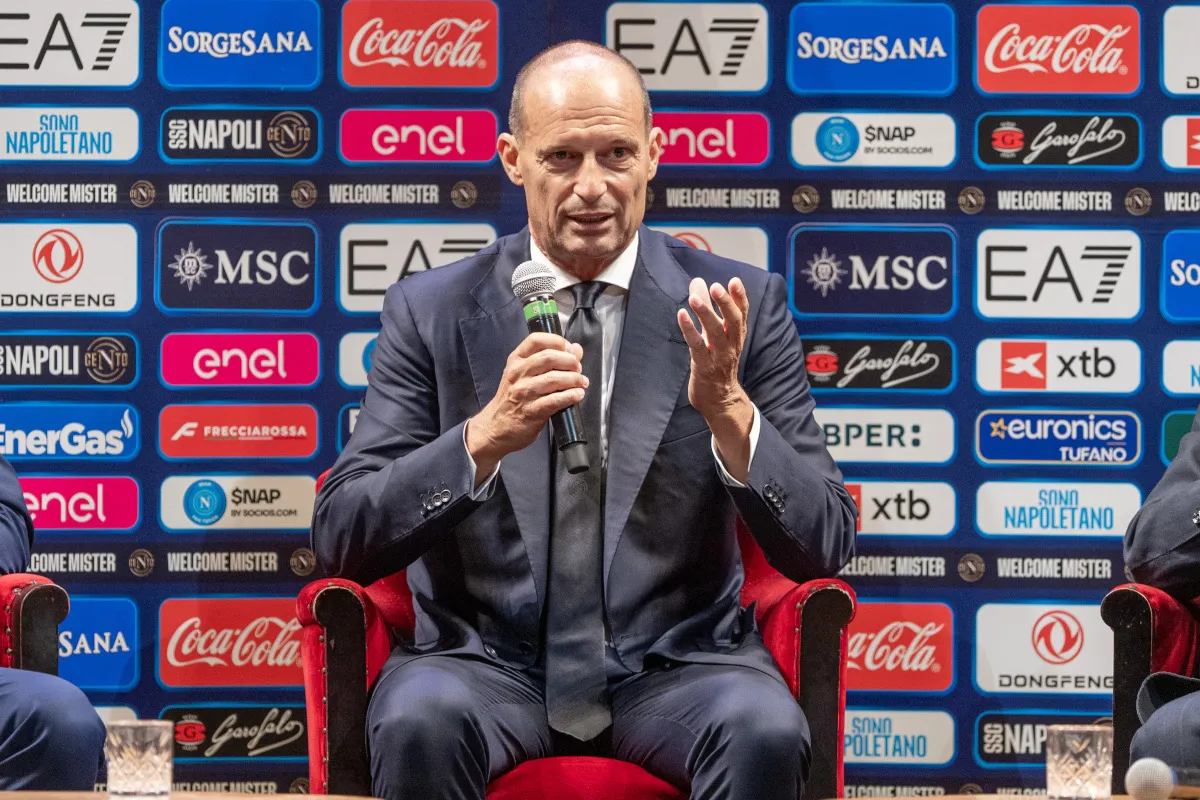 Napoli Tantang Osasuna dalam Uji Coba dengan Skuad Terbaik - sumber: (footballitalia)