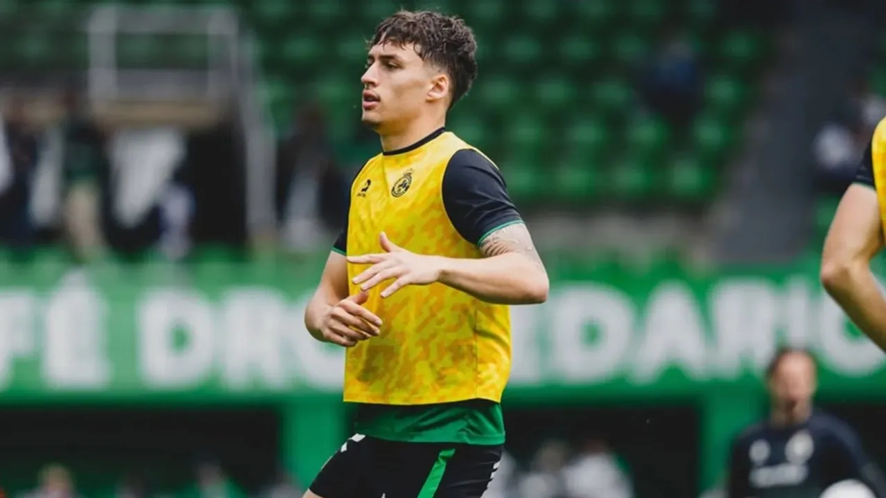 Racing Santander Ogah Diskon Harga Jual Jorge Salinas