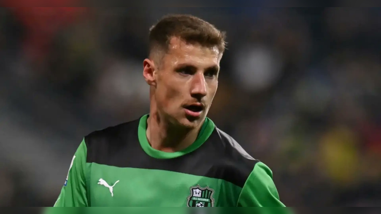 Sassuolo Tolak Tawaran Hull City untuk Transfer Andrea Pinamonti