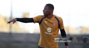 Transfer Pervis Estupinan Gagal, Aston Villa Diuntungkan?