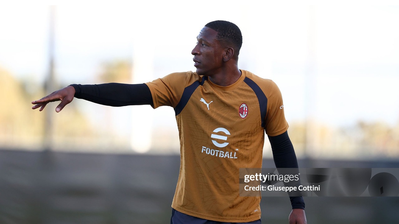 Transfer Pervis Estupinan Gagal, Aston Villa Diuntungkan?