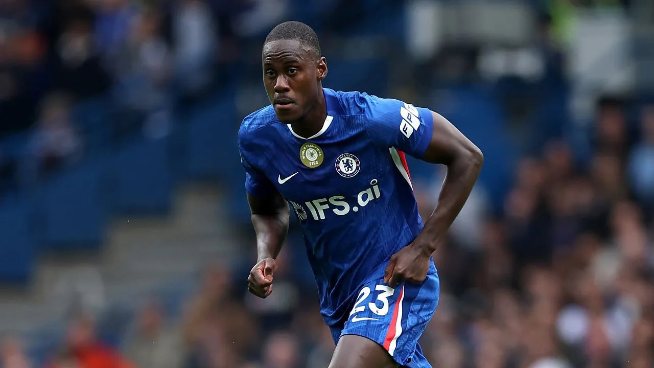 Trevoh Chalobah Terpantau Telah Tiba di Como Bersama Dengan Yan Couto