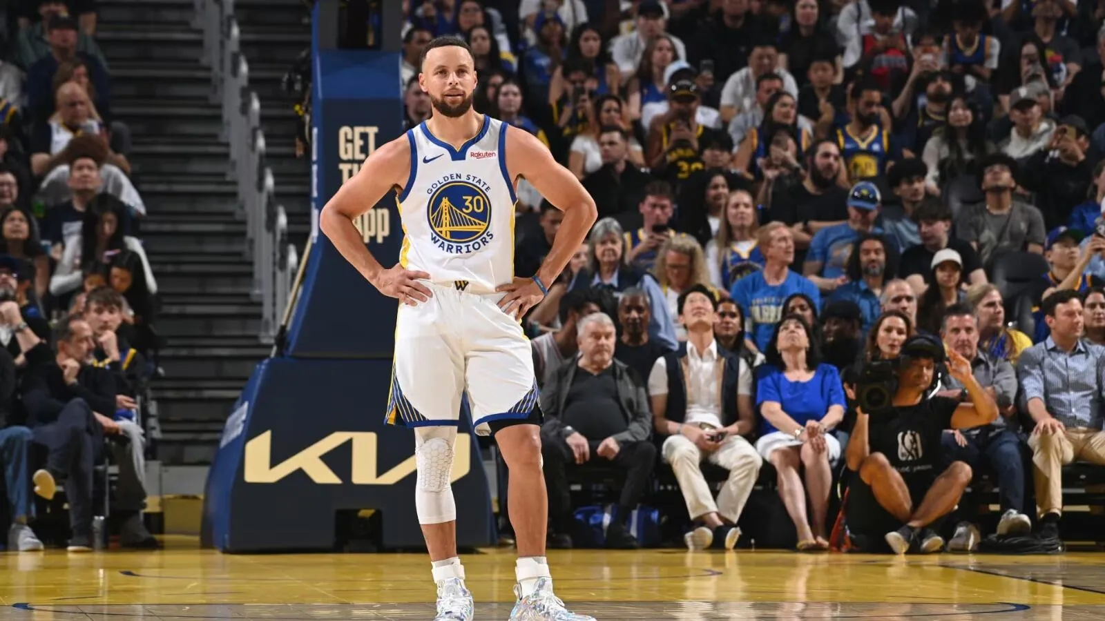 Warriors Belum Aktif, Curry Fokus Masa Depan Tim - sumber: (mainbasket)