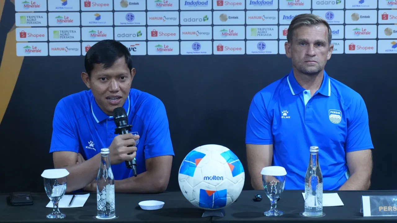 Gelandang Persib, Adam Alis