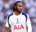 Agen Tawarkan Djed Spence ke Manchester United