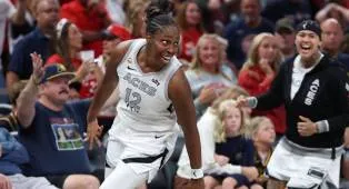 Chelsea Gray Cetak Dua Buzzer-Beater, Las Vegas Aces Kalahkan Indiana Fever