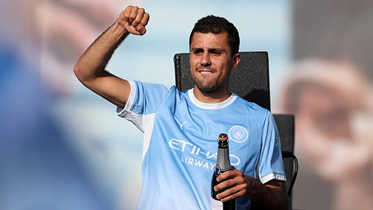 Dapat Lampu Hijau dari Rodri, Manchester City dan Barcelona Mulai Negosiasi