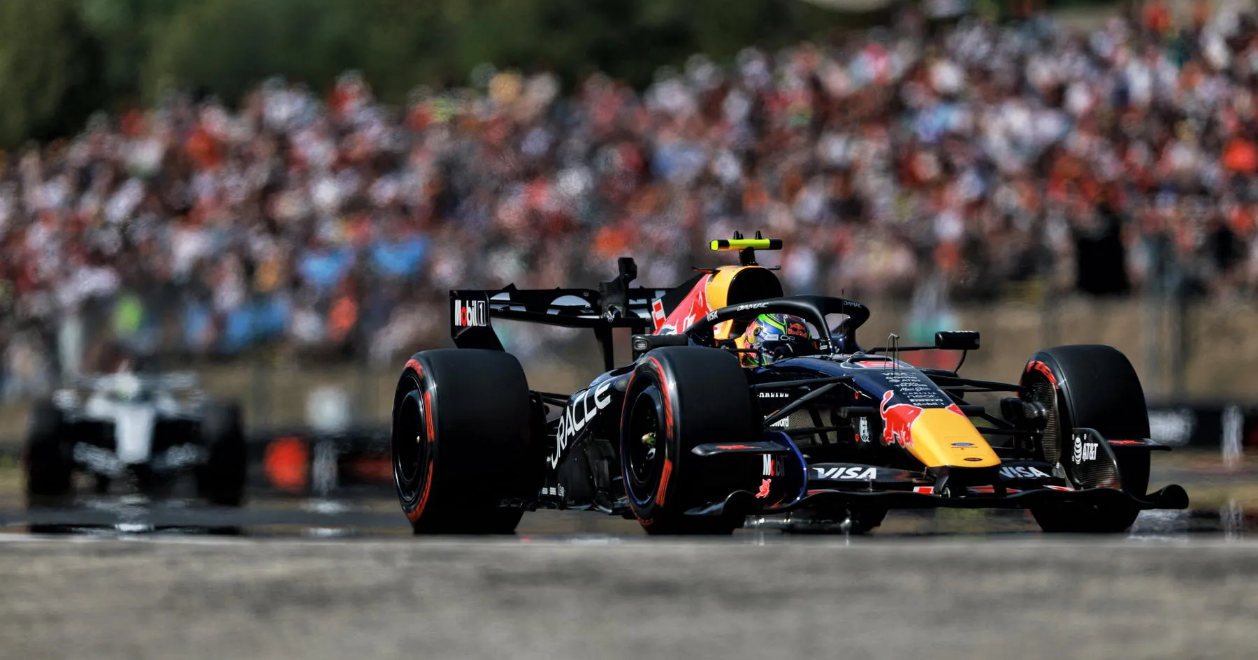 Dukungan Kuat Red Bull untuk Isack Hadjar di Tengah Isu Ricciardo - sumber: (racingnews365)