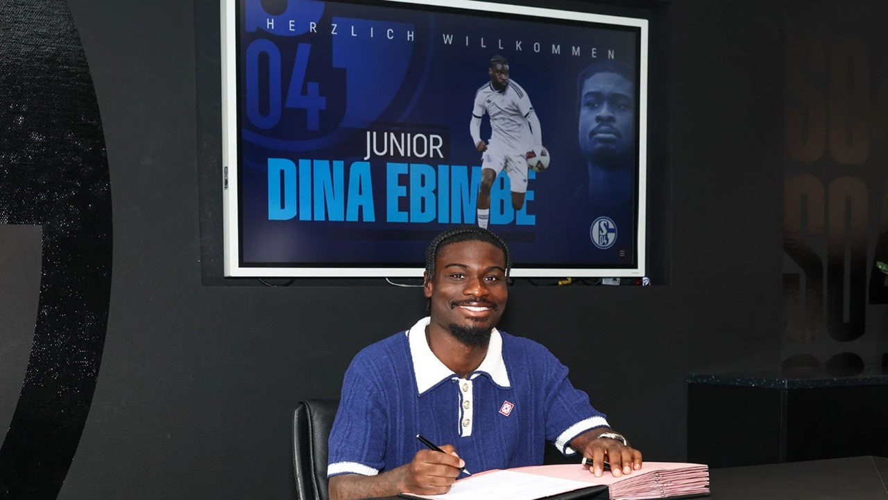 Eintracht Frankfurt Resmi Jual Dina Ebimbe ke FC Schalke 04