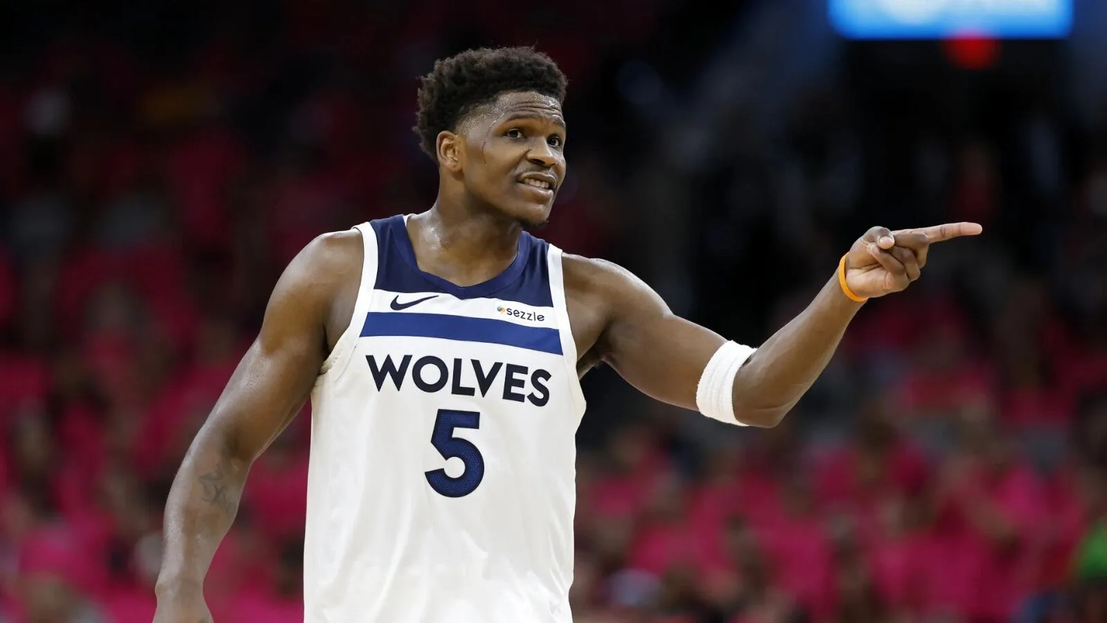 Finch Koreksi Peran Edwards, LaMelo Diharap Jadi Solusi - sumber: (mainbasket)
